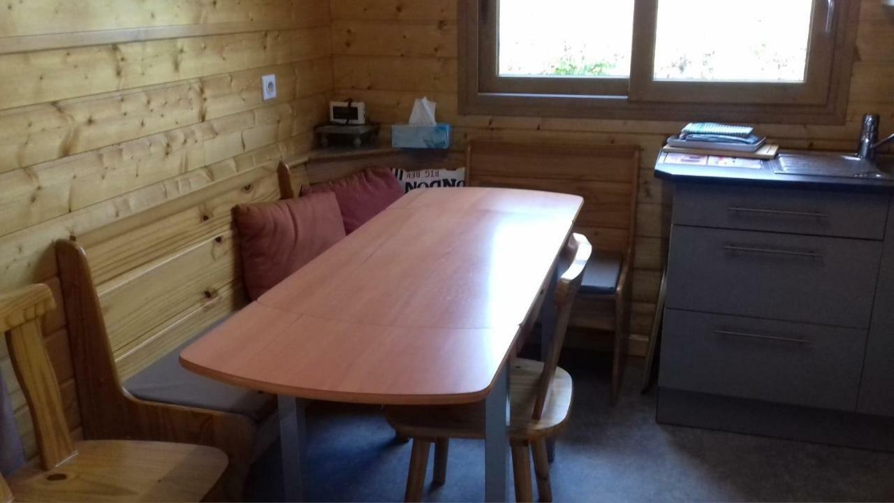 Chalet La Noisetiere Armalou Пуи-сюр-Лоар Екстериор снимка